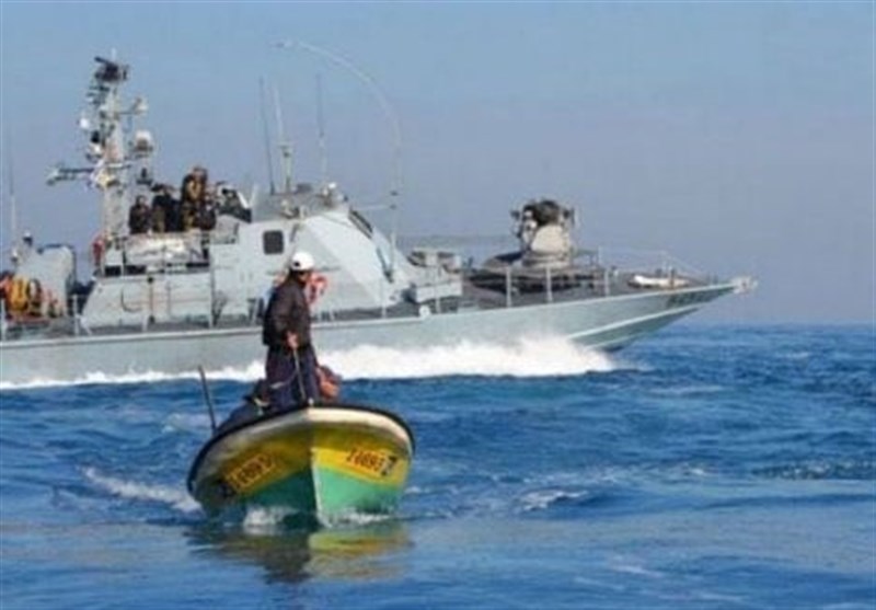 تیراندازی قایق‌های جنگی رژیم صهیونیستی به سوی ماهیگیران فلسطینی