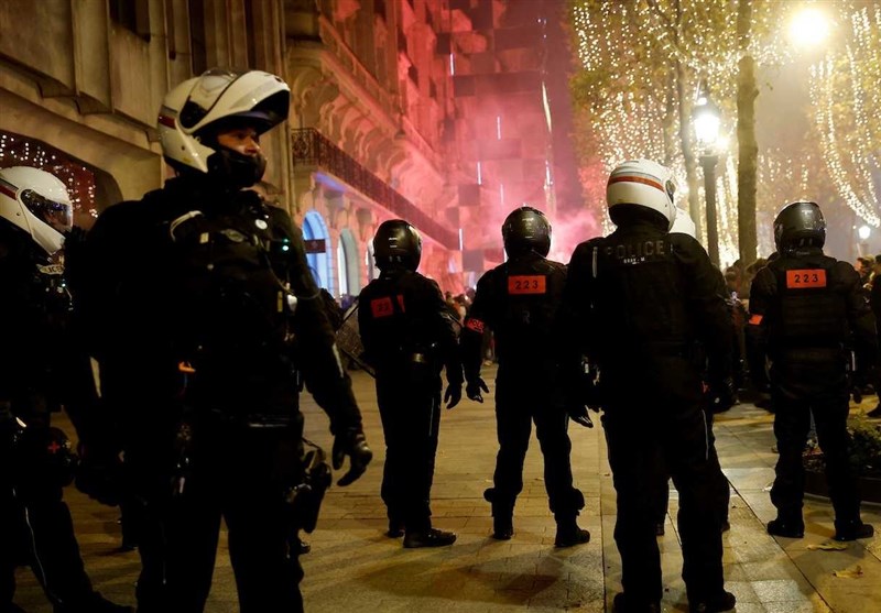حمایت وزیر کشور فرانسه از اعمال خشونت‌های پلیس علیه معترضان