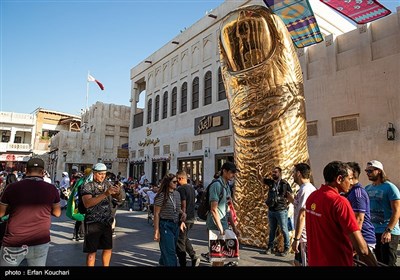 نماد شهری "شست" در سال 2019 به سفارش موزه قطر ساخته شد و در بازار سوق واقف که یکی از قدیمی ترین نقاط دوحه است قرار گرفت.