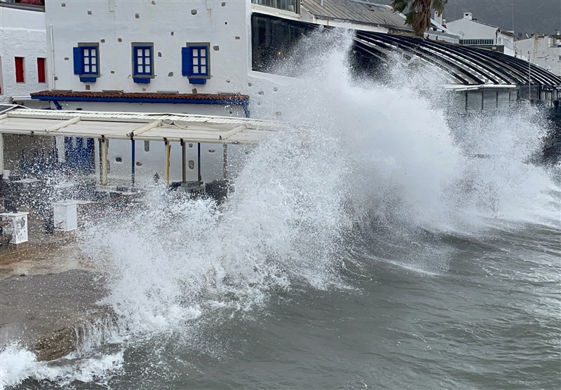 Heavy Rainfall in Turkey&apos;s Antalya Destroys Bridges, Sweeps Away Cars: Local Authorities