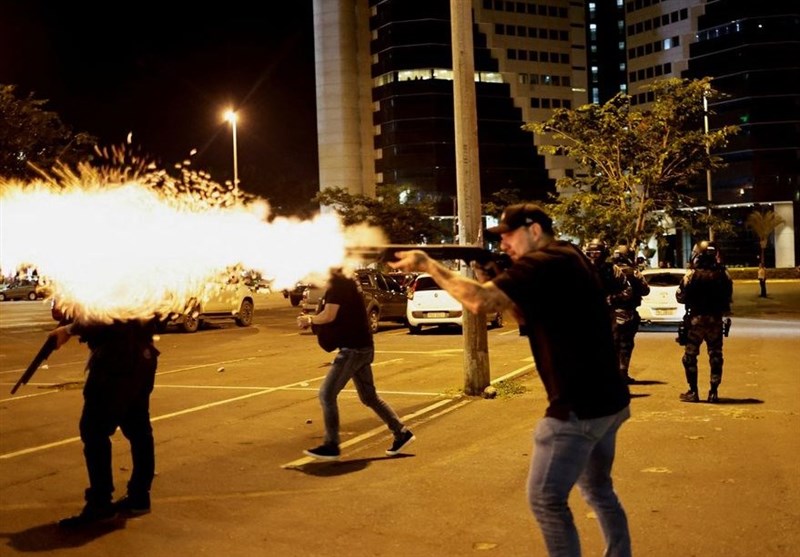 حمله طرفداران بولسونارو به مقرهای پلیس برزیل