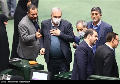 عین اللهی وزیر بهداشت در صحن علنی مجلس شورای اسلامی
