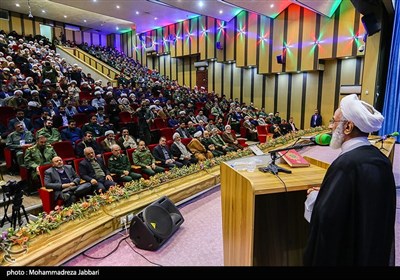 آیین بزرگداشت هفته پژوهش و فناوری در سالن همایش‌های دانشکده عقیدتی سیاسی شهید محلاتی قم