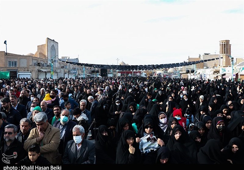 مراسم تشییع پیکر مطهر 15 شهید گمنام در میدان امیرچقماق یزد