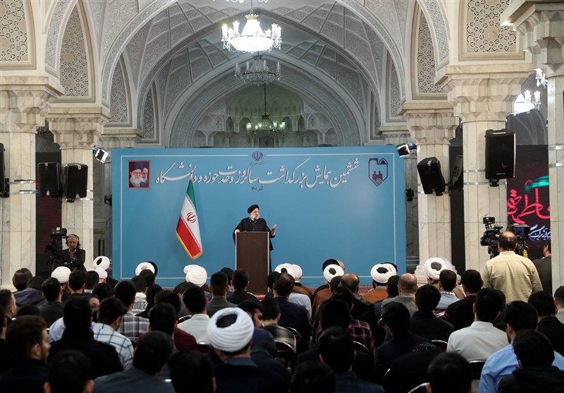 President Asks Intellectuals to Identify Threats to Iranian Society
