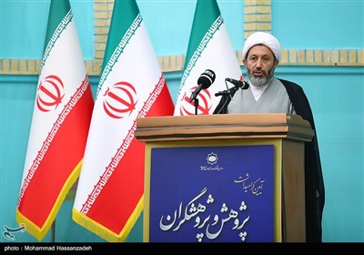 حجت الاسلام ایمانی پور رئیس سازمان فرهنگ و ارتباطات اسلامی در آیین گرامیداشت پژوهش و پژوهشگران