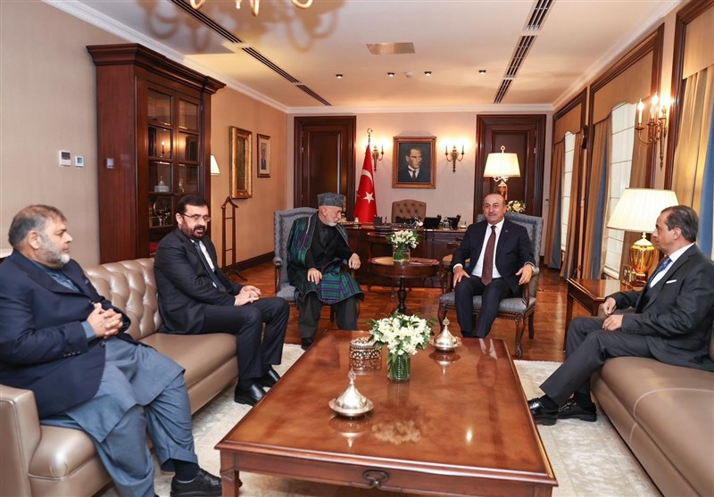 دیدار حامد کرزای با وزیر خارجه ترکیه