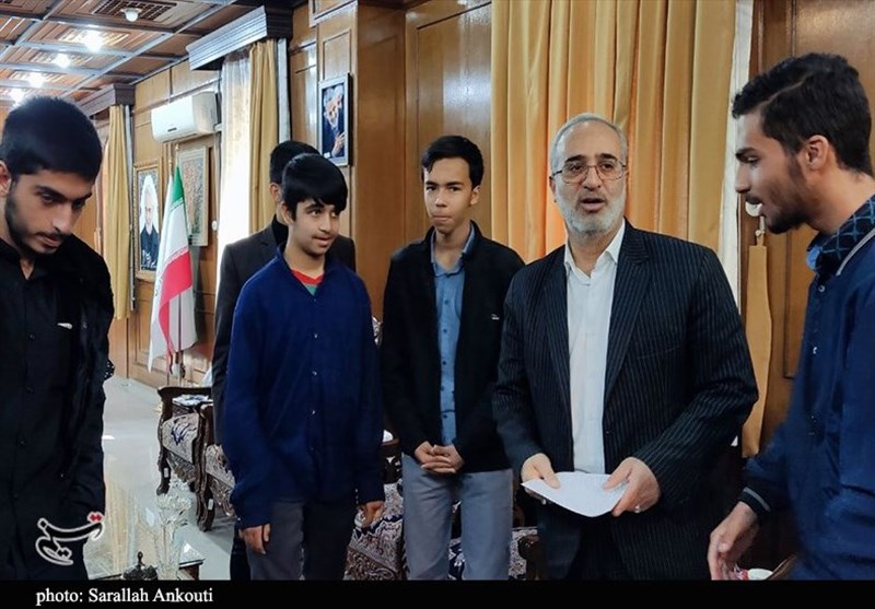 استاندار کرمان: ارتباط با شهیدان ما را از انحراف در مسیر دین نجات می‌دهد