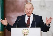 پوتین: با اطمینان سال را پشت سر گذاشتیم/ پیش بینی فروپاشی اقتصاد روسیه محقق نشد