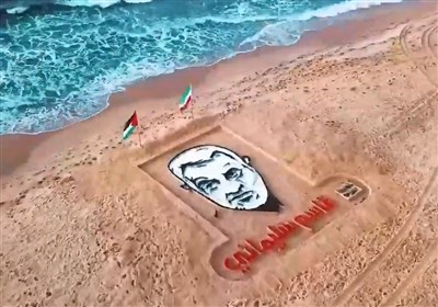 سردار شهید حاج «قاسم سلیمانی» در ساحل نوار غزه