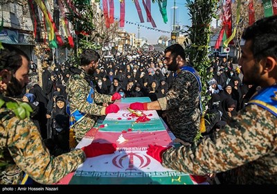 مراسم استقبال از پیکر هشت شهید گمنام دفاع مقدس در قزوین