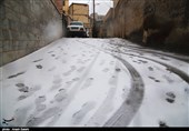 برف راه ارتباطی 45 روستای بویراحمد و دنا را قطع کرد