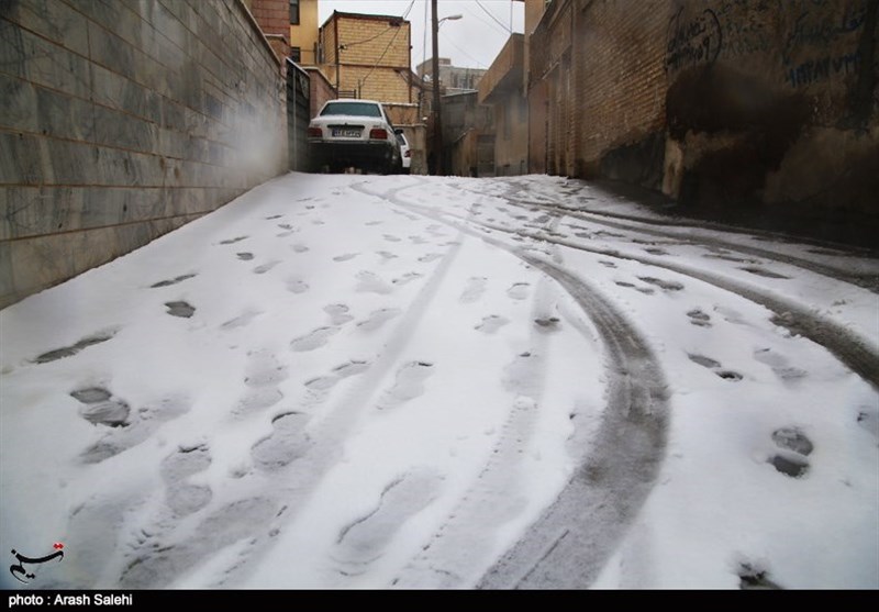 برف راه ارتباطی 45 روستای بویراحمد و دنا را قطع کرد
