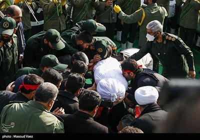 تشییع پیکر 6 شهید گمنام دفاع مقدس در تبریز 