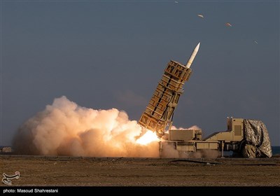 شلیک سامانه موشکی پدافند هوایی 15 خرداد در دومین روز رزمایش ذوالفقار 1401
