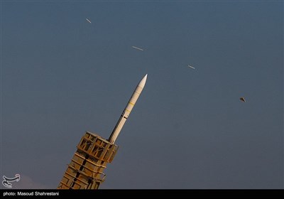 شلیک سامانه موشکی پدافند هوایی 15 خرداد در دومین روز رزمایش ذوالفقار 1401