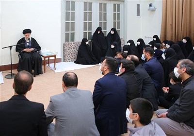  امام خامنه‌ای: بزرگداشت مصباح یکی از واجبات کارهای حوزه و روحانیّت است 