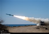 شلیک سامانه موشکی متحرک قدیر در سومین روز رزمایش ذوالفقار ۱۴۰۱