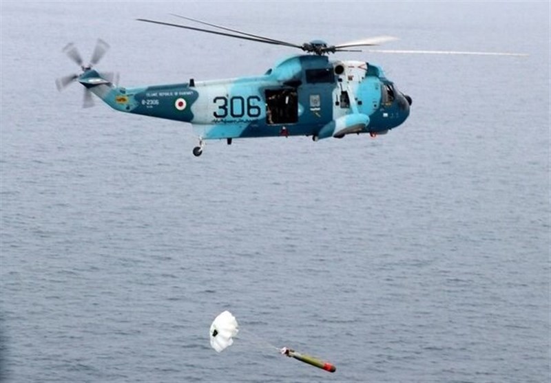 Iranian Submarines, Navy Copters Fire New Torpedoes in Drill