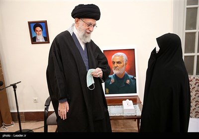 Ayatollah Khamenei Meets Family of General Soleimani
