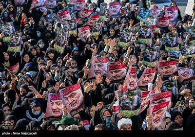 وداع دانش آموزان مشهدی با شهید گمنام دفاع مقدس