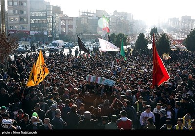 وداع دانش آموزان مشهدی با شهید گمنام دفاع مقدس 