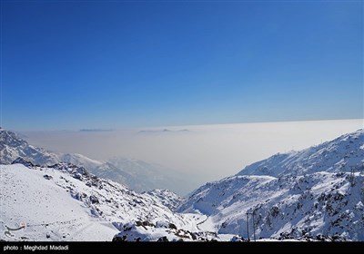 منظره ای از هوای آلوده شهر تهران از فراز مجموعه پیست توچال