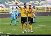 دیدار تیم های فوتبال سپاهان اصفهان و مس کرمان