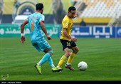 دیدار تیم های فوتبال سپاهان اصفهان و مس کرمان