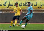 دیدار تیم های فوتبال سپاهان اصفهان و مس کرمان