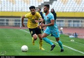 دیدار تیم های فوتبال سپاهان اصفهان و مس کرمان