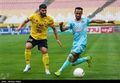 دیدار تیم های فوتبال سپاهان اصفهان و مس کرمان