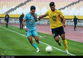 دیدار تیم های فوتبال سپاهان اصفهان و مس کرمان