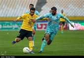 دیدار تیم های فوتبال سپاهان اصفهان و مس کرمان