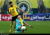 دیدار تیم های فوتبال سپاهان اصفهان و مس کرمان