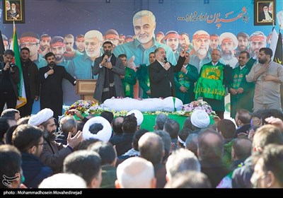 مداحی نریمان پناهی در تشیع و تدفین شهید گمنام در سازمان برنامه و بودجه