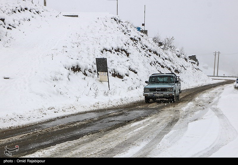 افزایش ترافیک صبحگاهی تهران نسبت به روز گذشته/ همراه داشتن زنجیر چرخ الزامی است
