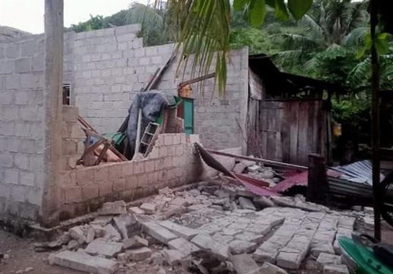 7.6 Earthquake Damages Buildings in Indonesia