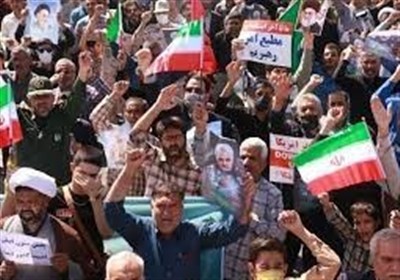  مردم تهران و سایر شهرها در حمایت از رهبری به خیابان‌ها آمدند 