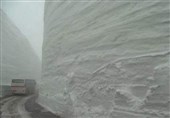 ارتفاع برف در کوهرنگ به 5.5 متر رسید