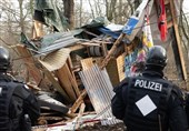 عملیات پلیس آلمان علیه فعالان محیط زیست مخالف تخریب جنگلی در فرانکفورت