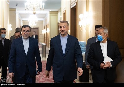 حضور حسین امیرعبداللهیان وزیر امور خارجه در ششمین کنفرانس تاریخ روابط خارجی ایران