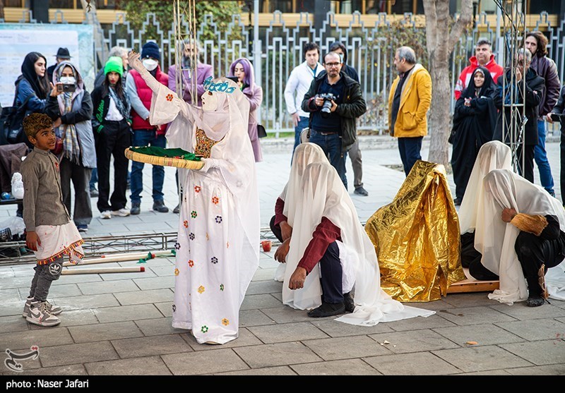 گروه‌هایی از جنوب تا شمال ایران، امروز در جشنواره تئاتر فجر روی صحنه‌ می‌روند