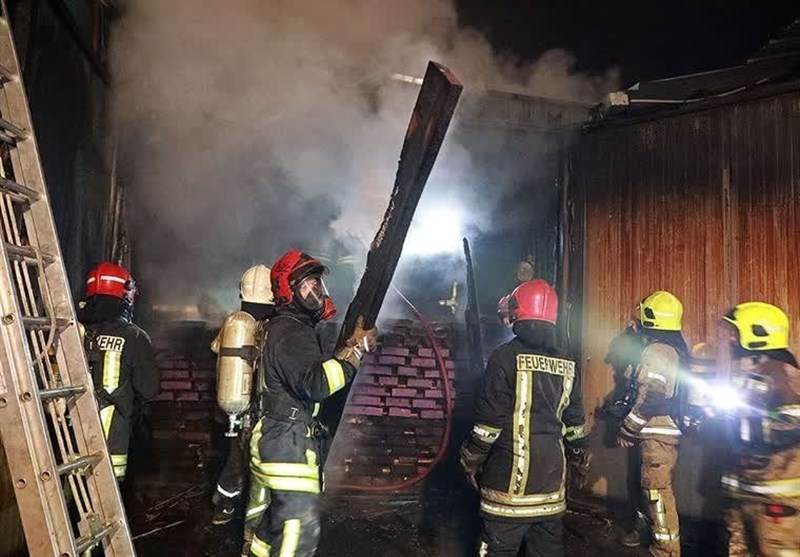 آتش‌سوزی در انبار بزرگ الوار مشهد/ 40 تن چوب ‌طعمه حریق شد