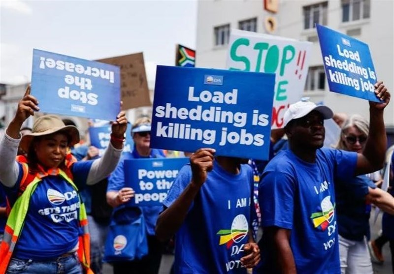 Hundreds Protest Incessant Power Cuts in South Africa