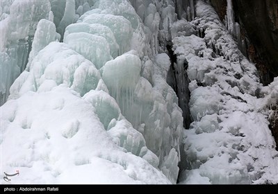 یخ زدن آبشار گنج نامه - همدان