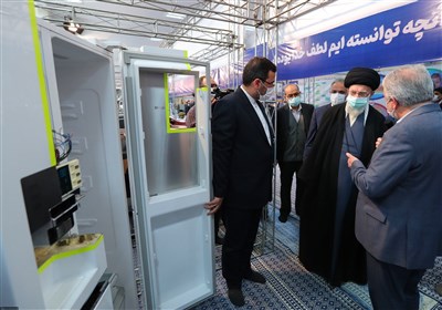 بازدید سه‌ساعته امام خامنه‌ای از نمایشگاه توامندی‌های صنعتی