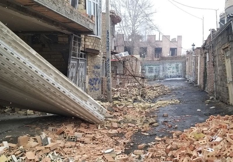 İran&apos;daki Depremde Yaralı ve Ölüler Var