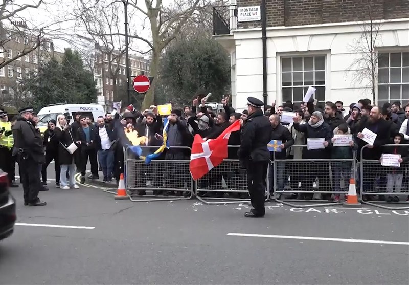 Swedish Flags Set on Fire in London after Quran Desecration (+Video)