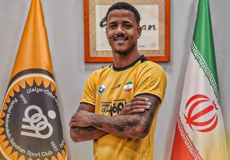 Sepahan Completes Signing of Brazilian Winger Catatau